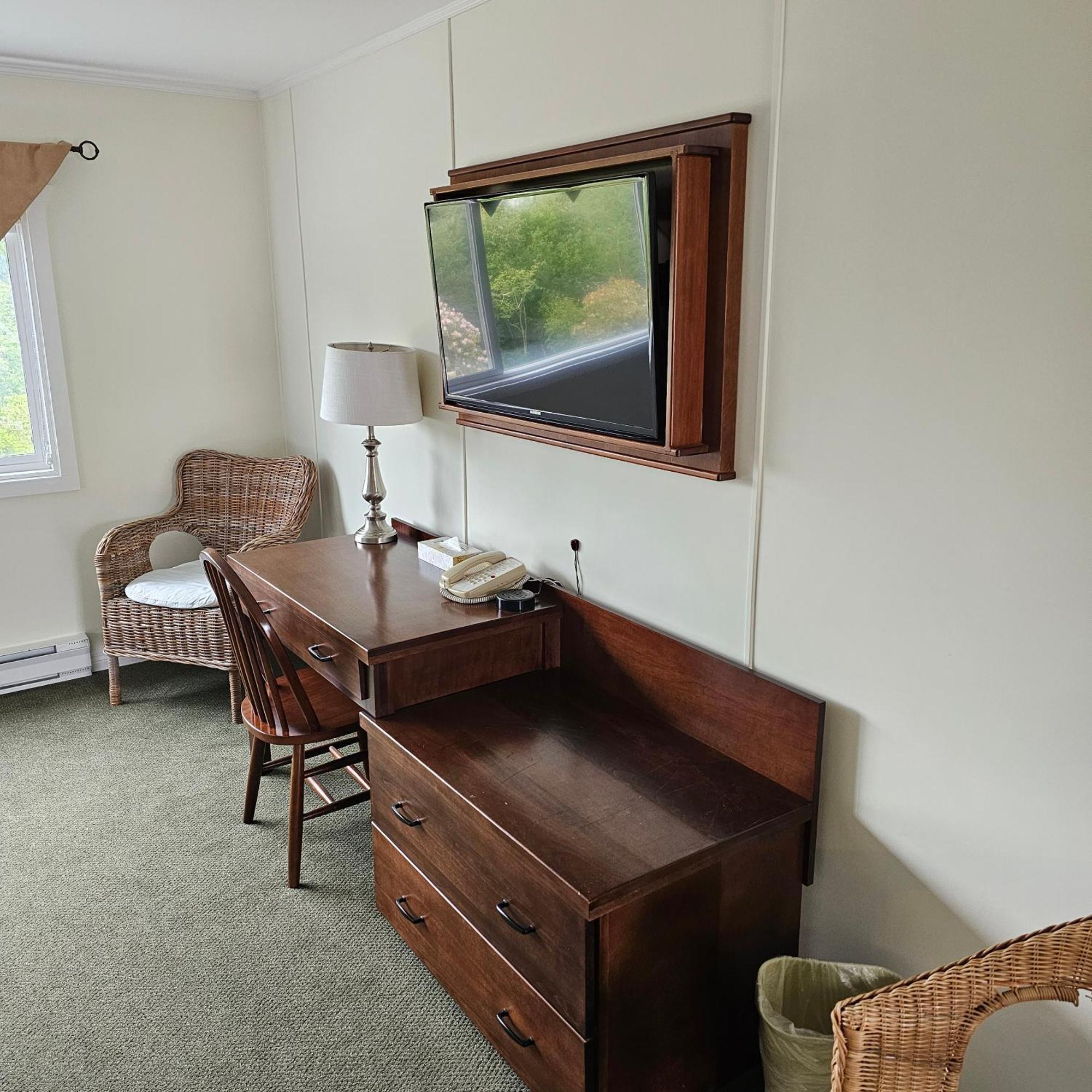 Pacific Rim Motel Ucluelet Ngoại thất bức ảnh