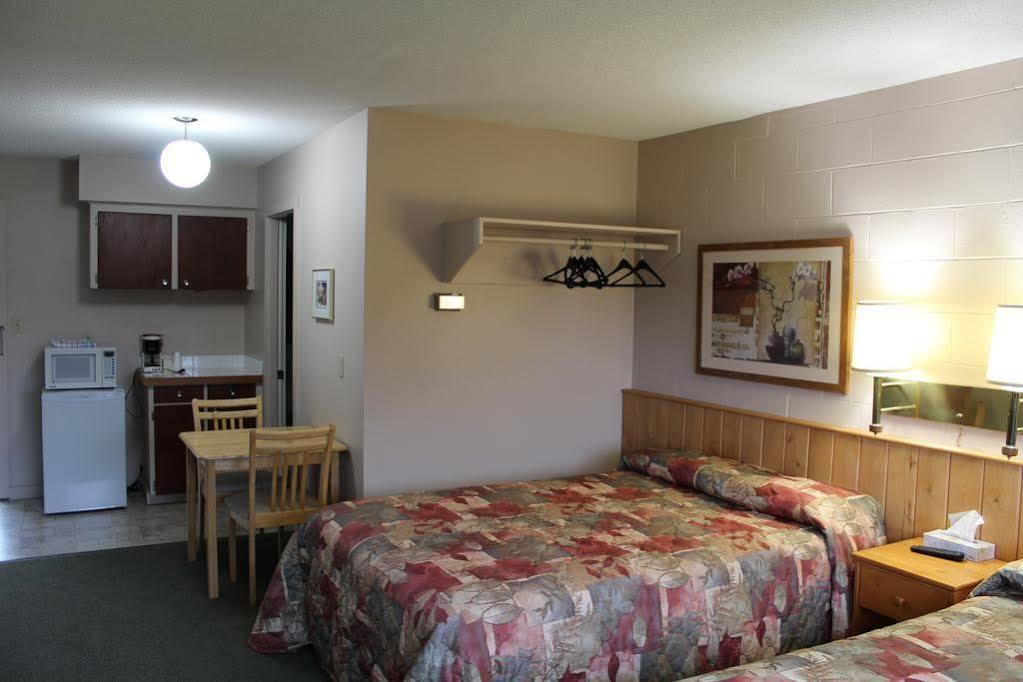 Pacific Rim Motel Ucluelet Ngoại thất bức ảnh